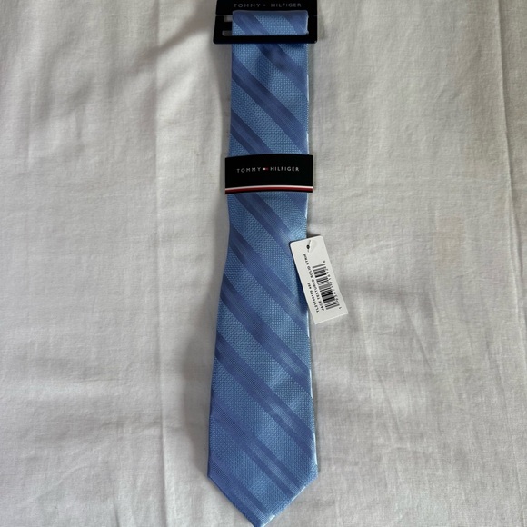 Tommy Hilfiger Men's Silk Blend Tie Light Blue Jace Textured Stripe New With Tag - Picture 1 of 5